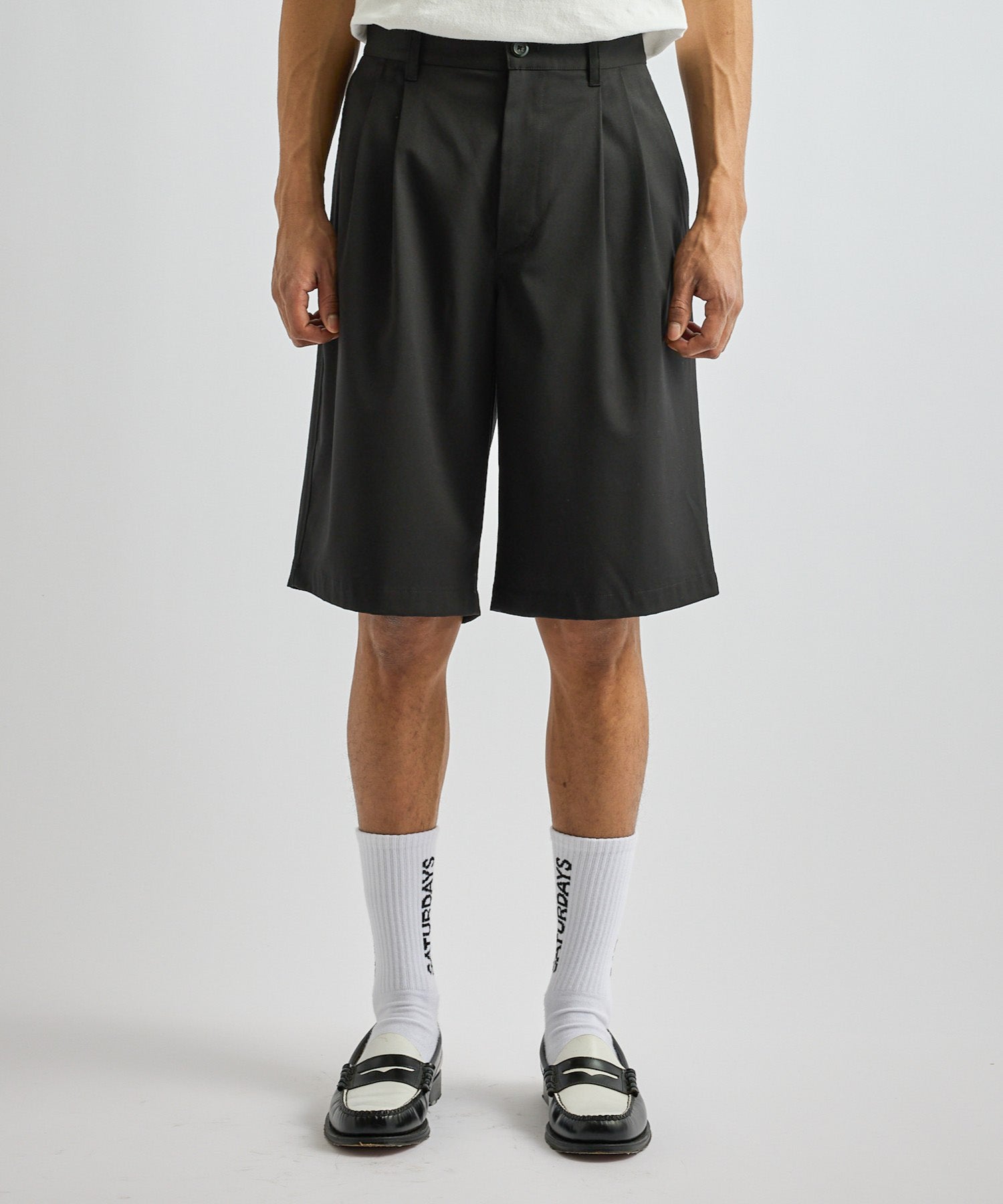Saturdays NYC Feliz Two Tuck Walk Short in Black